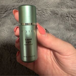 Mally Liquid Light Eyecolor - Shimmery